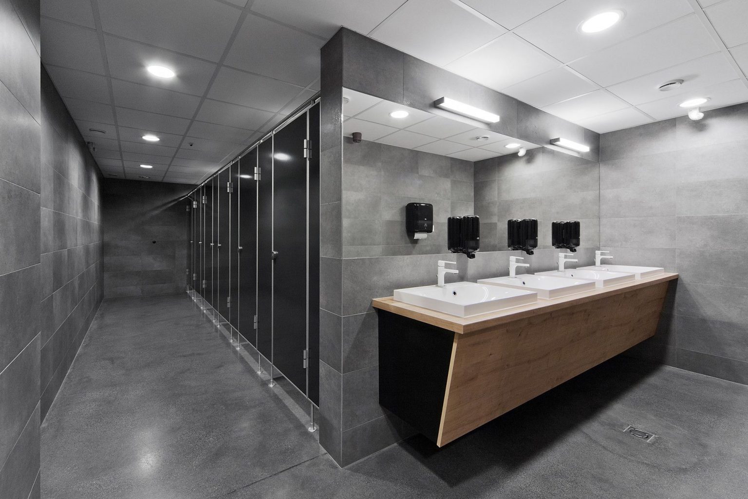 best commercial bathroom supplies