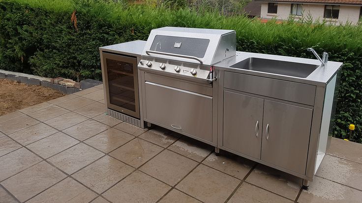 stainless steel outdoor kitchen